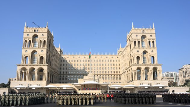 Bakıda Hərbi parad keçirilir – CANLI