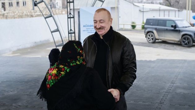 Ağdərənin yaşlı sakini Prezidenti belə QARŞILADI: &ldquo;Sənin boyuna qurban&rdquo; - VİDEO