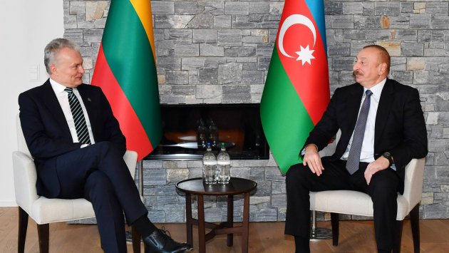 İlham Əliyev litvalı həmkarını təbrik etdi