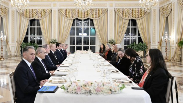 Prezidentin Aİ Şurasının Prezidenti ilə rəsmi nahar əsnasında geniş tərkibdə görüşü olub - FOTO