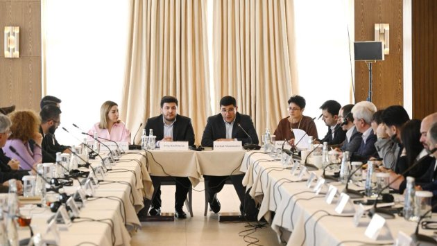 Bakıda Ermənistan nümayəndələrinin iştirakı ilə dəyirmi masa keçirilir &ndash; FOTO/VİDEO