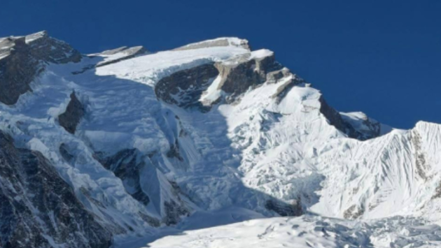 Azərbaycanlı alpinist Himalay dağ silsiləsində bu zirvəni fəth etdi - FOTO