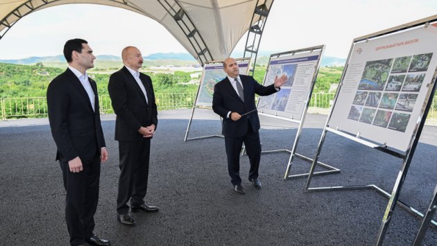 Prezidentlər Füzuli şəhərinin dağıdılmış yerlərinə baxdılar - FOTO