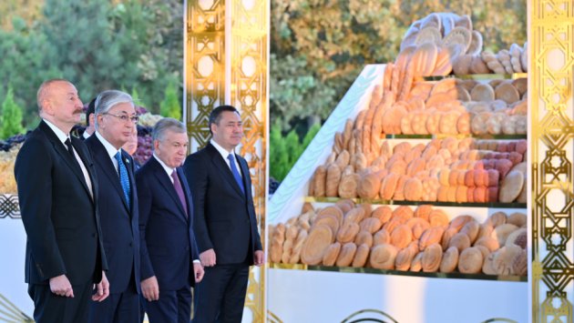 Prezident MDB Ölkələrinin Milli Kulinariya Festivalı ilə tanış oldu - FOTO/VİDEO