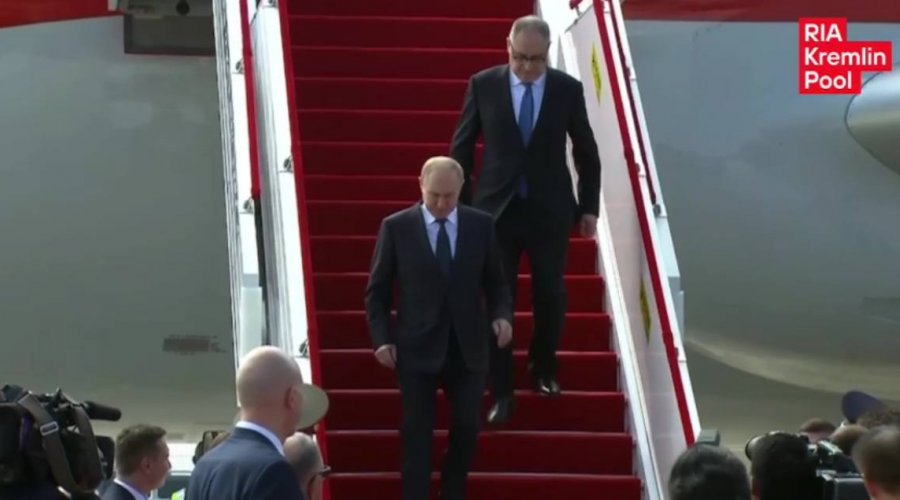 Putinin gözlənilən səfəri baş tutdu - VİDEO