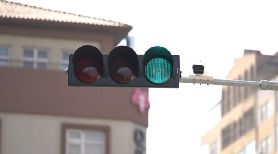 Bakıda ilk dəfə "ağıllı svetoforlar" quraşdırıldı &ndash; VİDEO