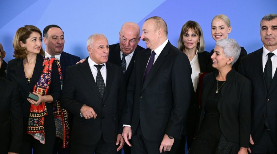 Prezidentin idmançılarla maraqlı söhbəti - VİDEO