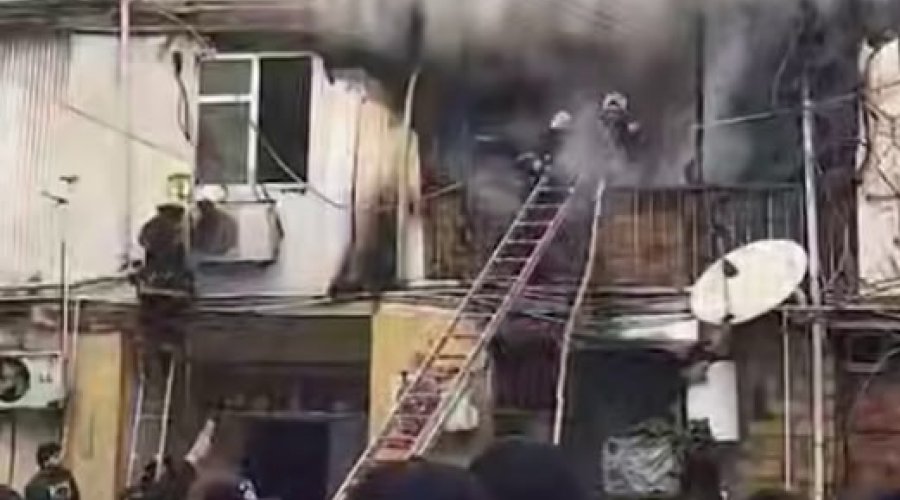 SON DƏQİQƏ! Bakıda bina YANIR - VİDEO