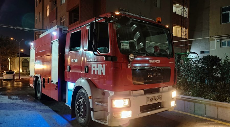 Bakıda 17 mərtəbəli binada yanğın oldu, sakinlər təxliyə edildi - FOTO